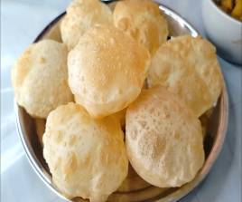 ফুলকো লুচি